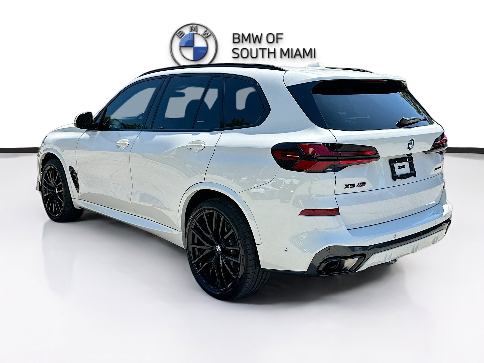 Used 2024 BMW X5 sDrive40i w/ M Sport Package image 5