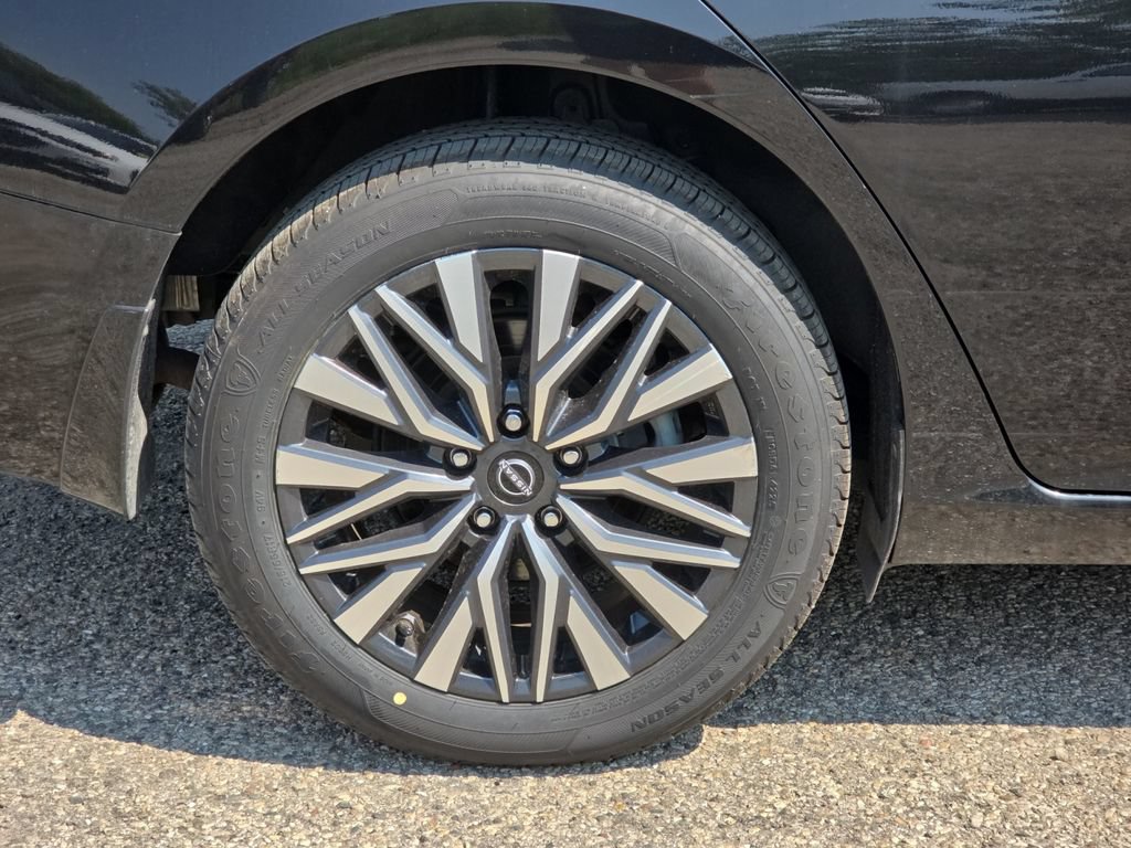 Used 2023 Nissan Altima 2.5 SV AWD/4WD image 18