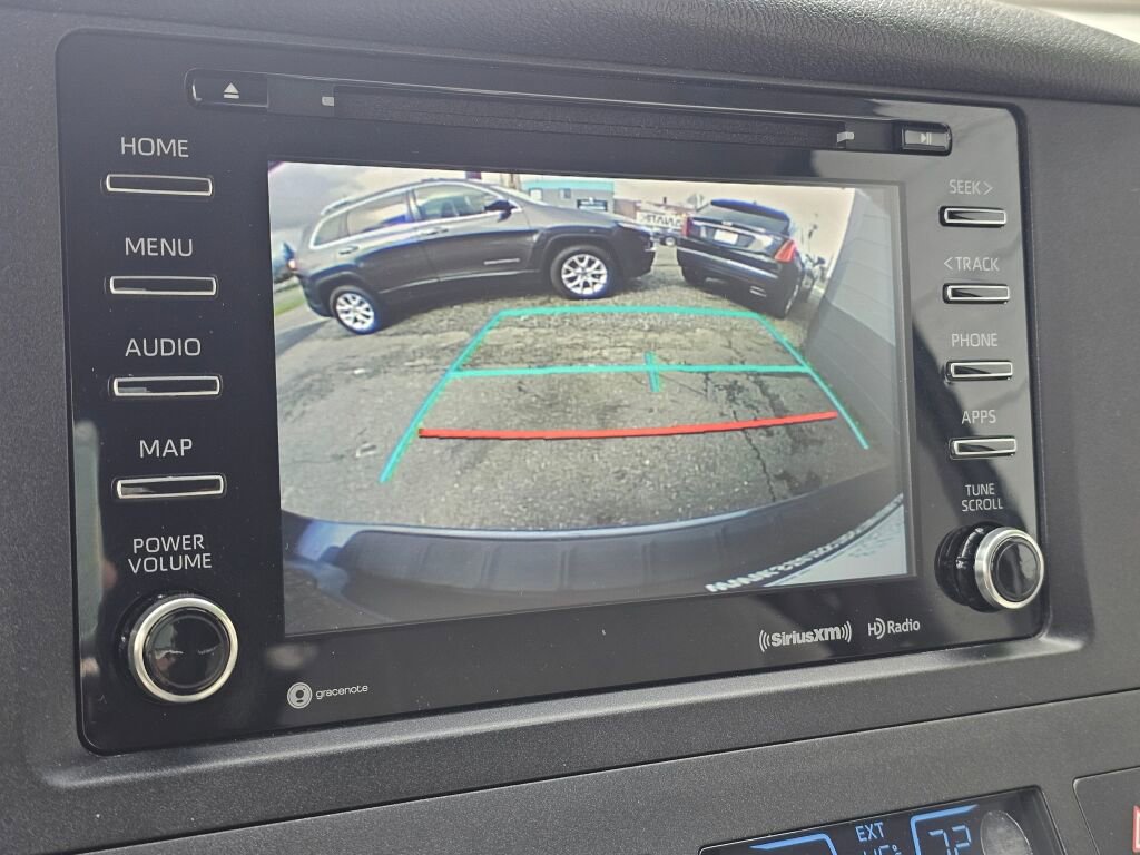 Used 2017 Toyota Sienna LE FWD image 24