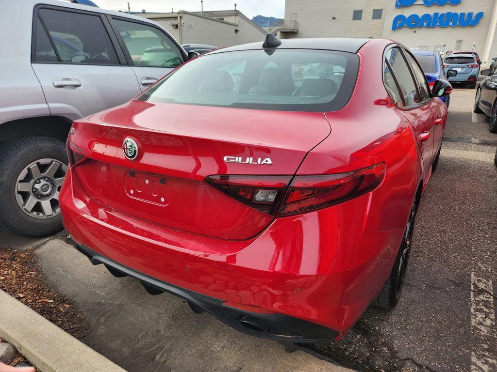 Used 2023 Alfa Romeo Giulia Veloce image 8