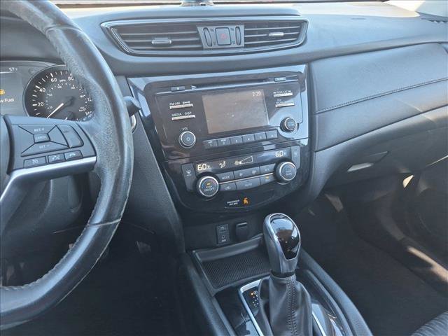 Used 2017 Nissan Rogue SV FWD image 14