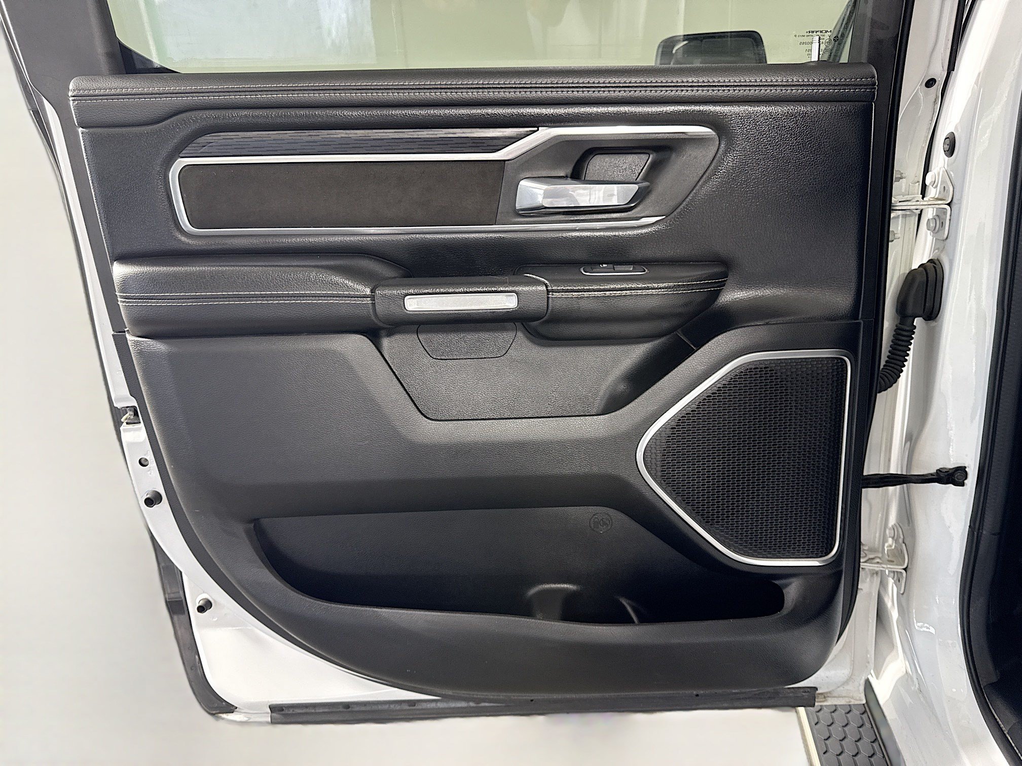 Used 2023 RAM 1500 Laramie AWD/4WD image 26