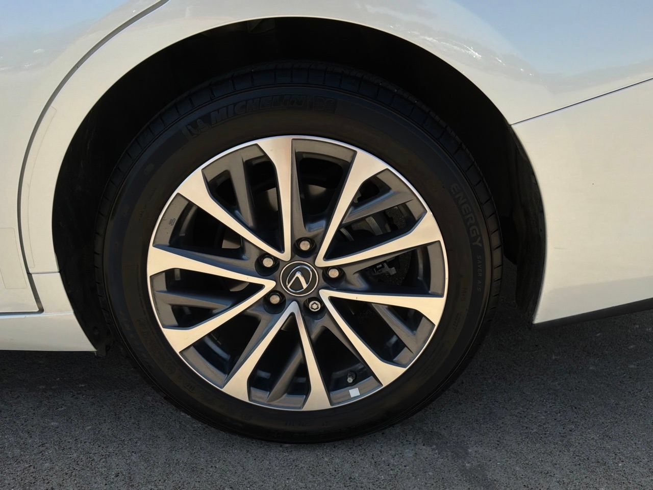 Used 2025 Lexus ES 350 w/ Accessory Package (Z1) FWD image 9