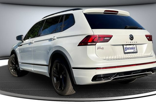 Used 2023 Volkswagen Tiguan SE R-Line FWD image 7