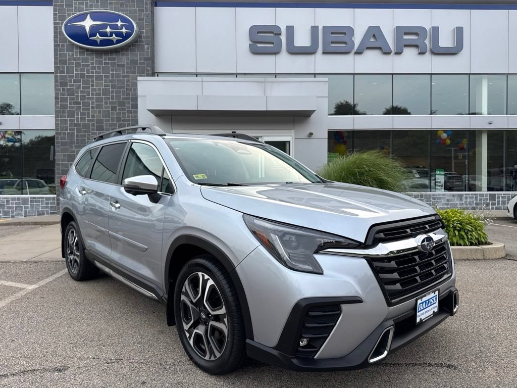 Used 2023 Subaru Ascent Touring AWD/4WD image 1