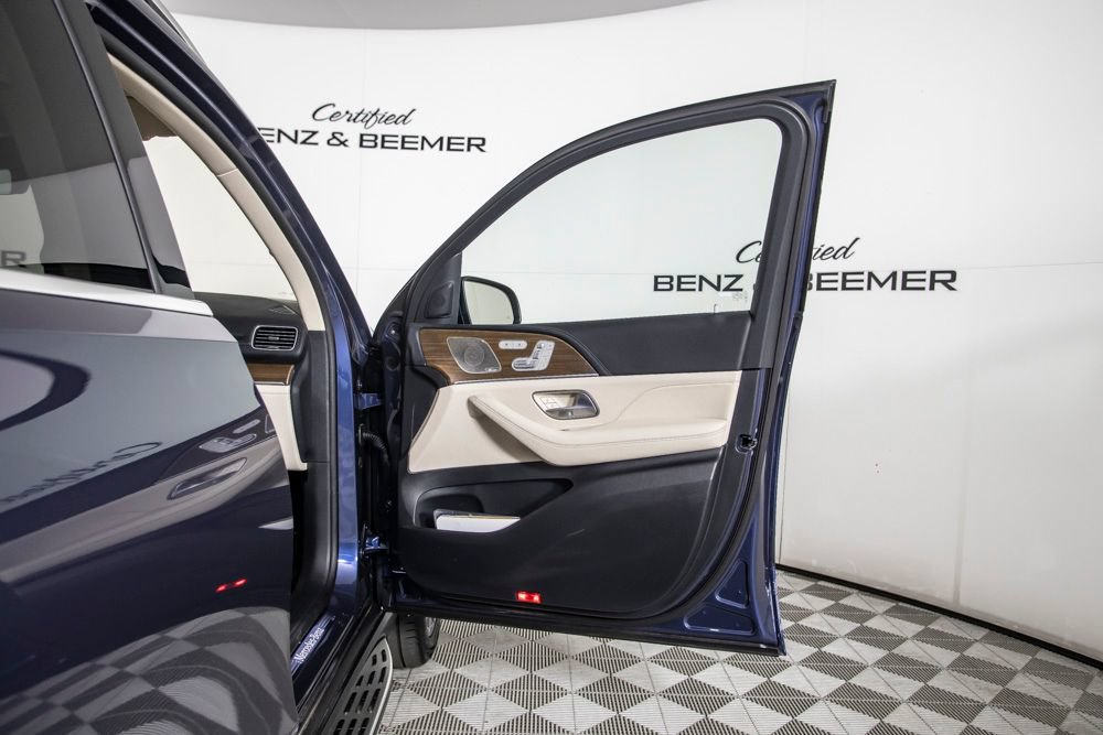Used 2026 Mercedes-Benz GLS 580 4MATIC image 21
