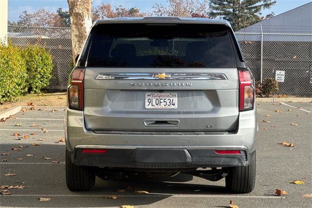 Used 2024 Chevrolet Suburban LT image 5