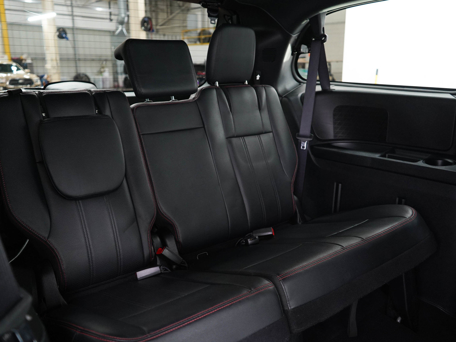 Used 2016 Dodge Grand Caravan R/T FWD image 13