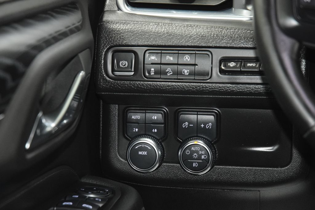 Used 2024 GMC Yukon XL Denali AWD/4WD image 37