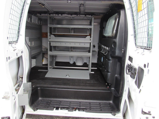 Used 2018 Chevrolet Express 2500 w/ Driver Convenience Package RWD image 16
