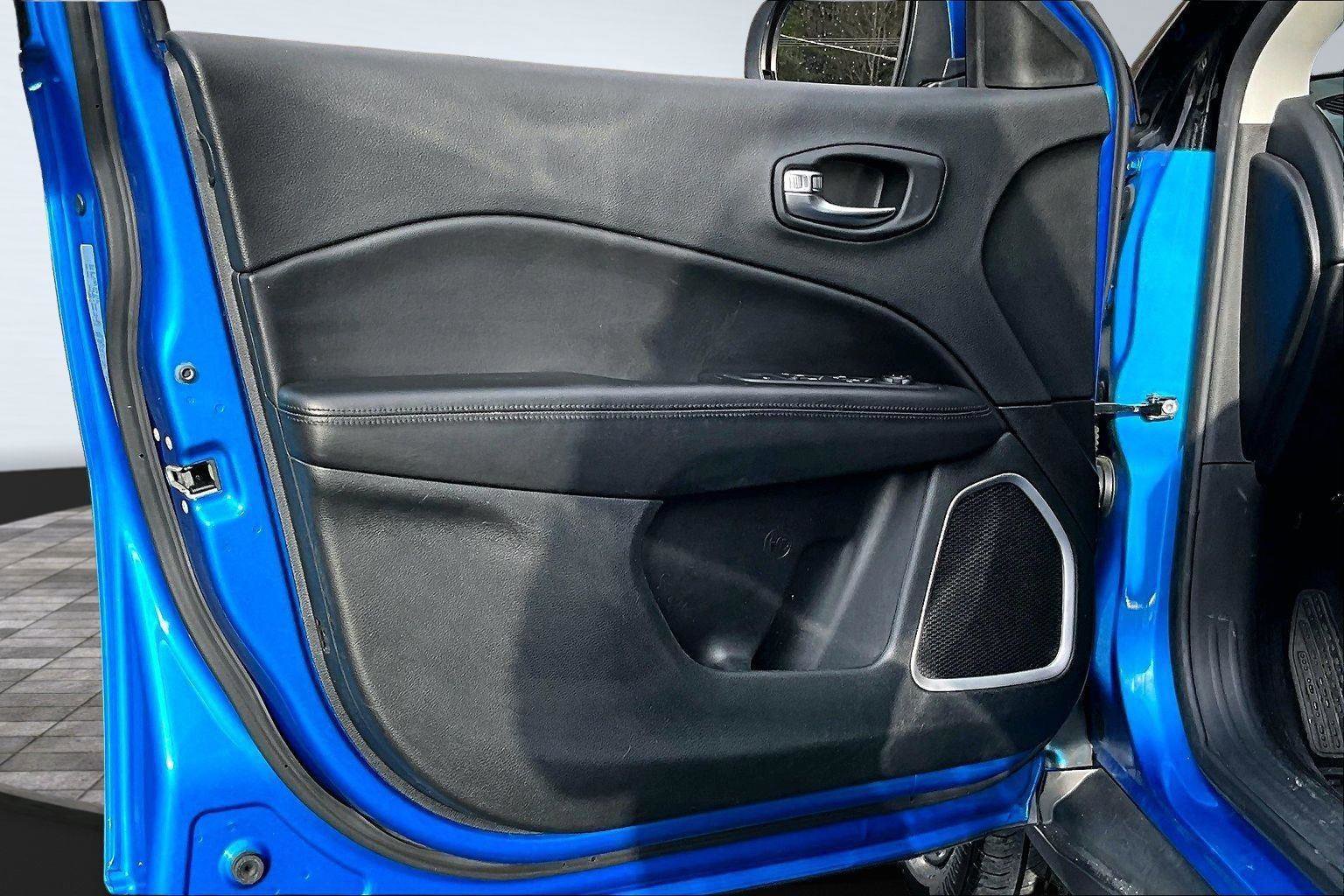 Used 2020 Jeep Compass Altitude image 24