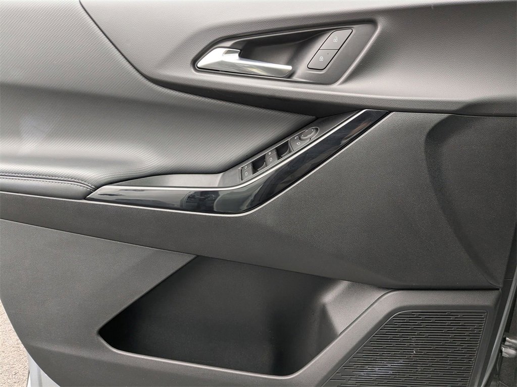 Used 2025 Chevrolet Equinox LT image 13