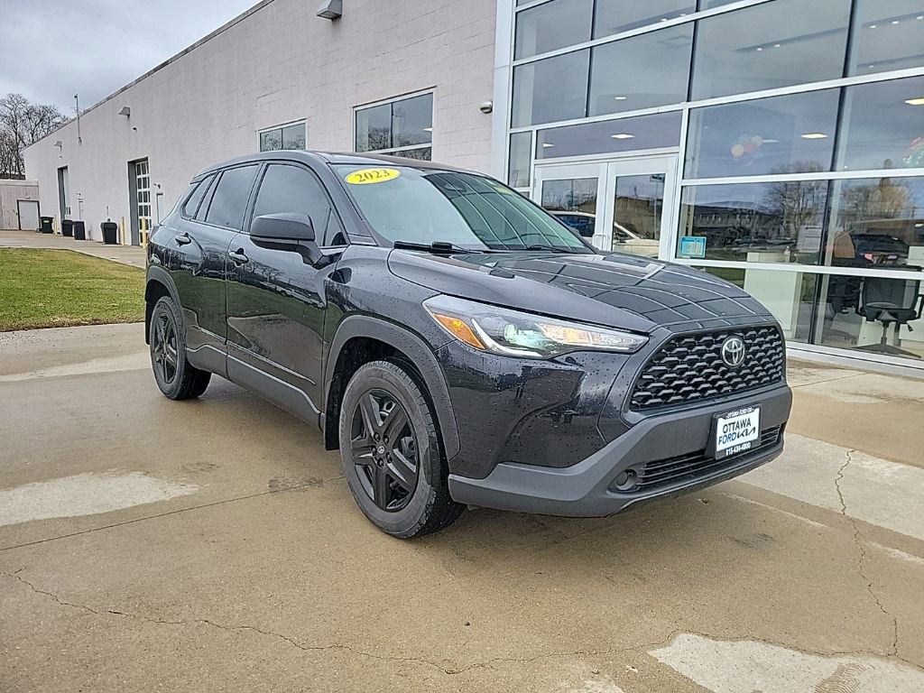 Used 2023 Toyota Corolla Cross L AWD/4WD image 1