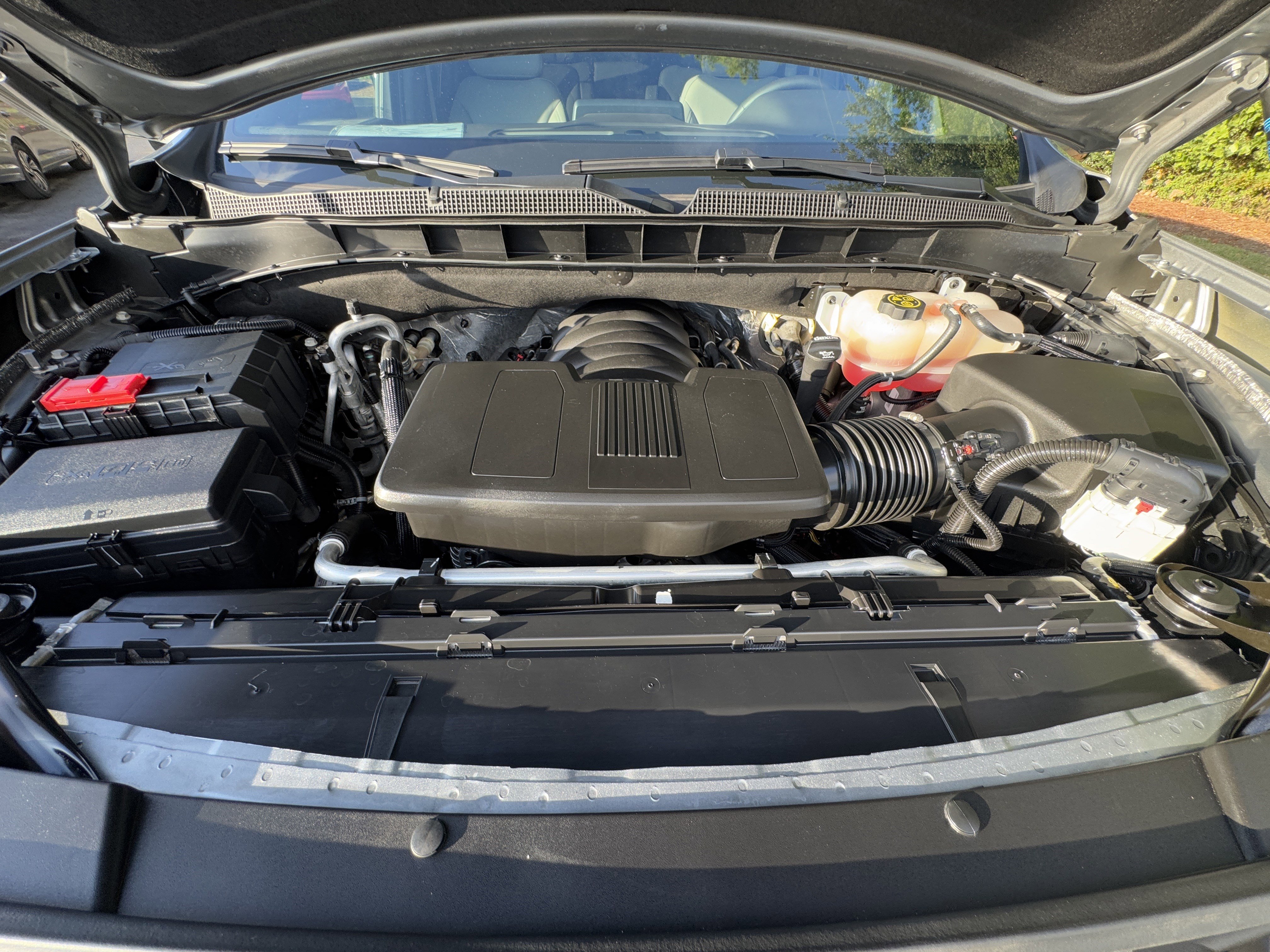 Used 2023 Chevrolet Tahoe Z71 w/ Luxury Package image 9