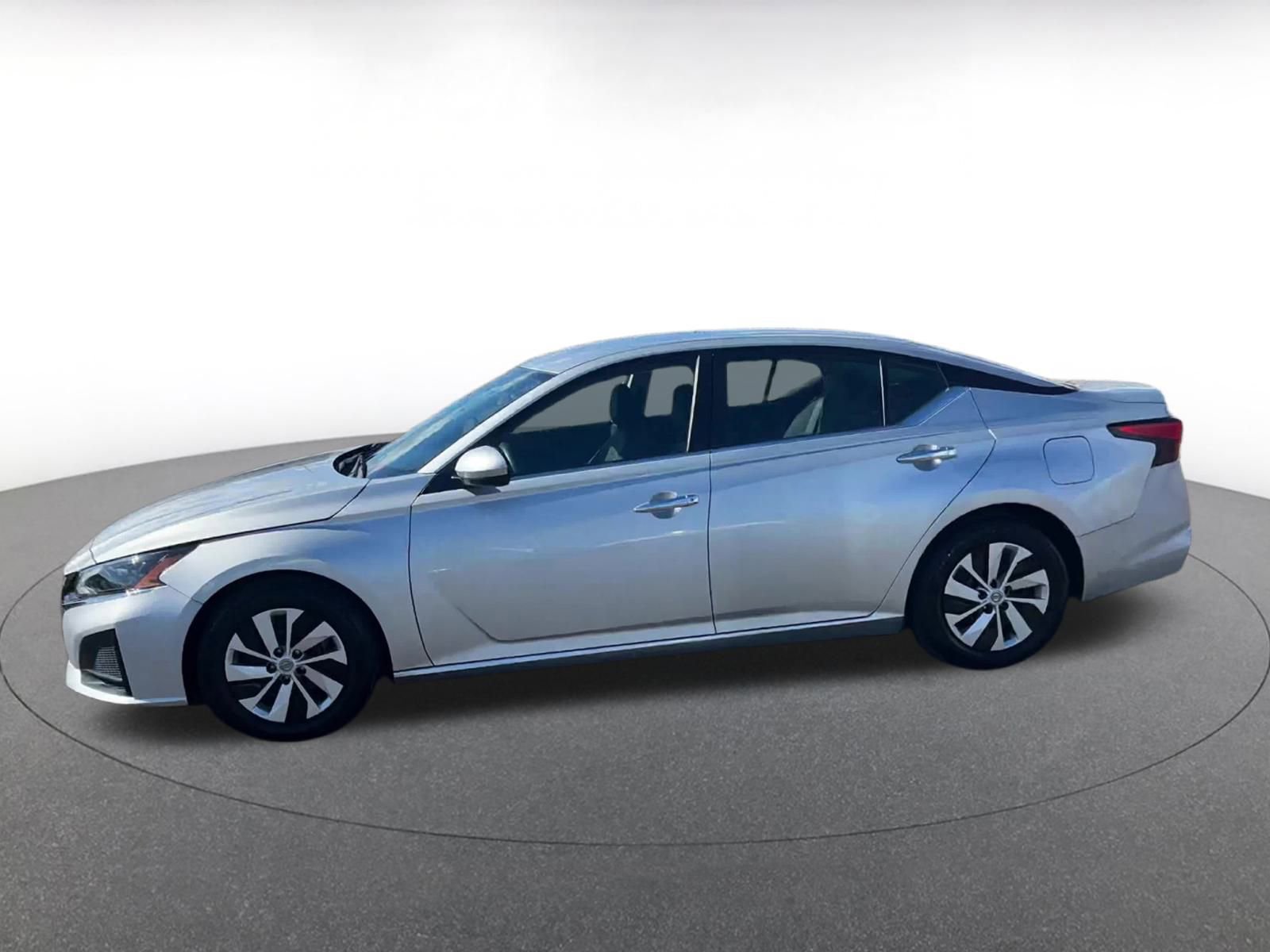 Used 2023 Nissan Altima 2.5 S image 9