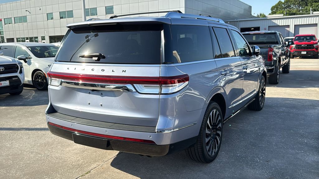 Used 2022 Lincoln Navigator Black Label AWD/4WD image 3