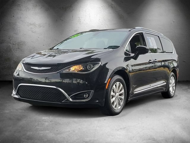 Used 2019 Chrysler Pacifica Touring-L FWD image 5
