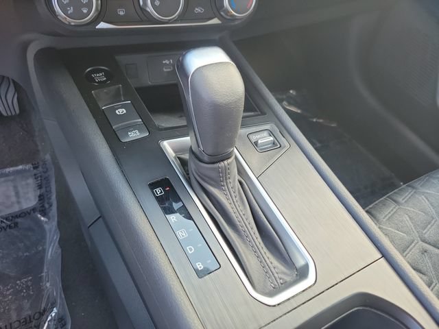 Used 2025 Nissan Kicks SV FWD image 31