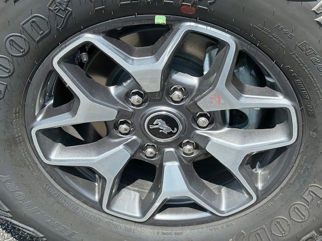 New 2025 Ford Bronco Badlands image 11