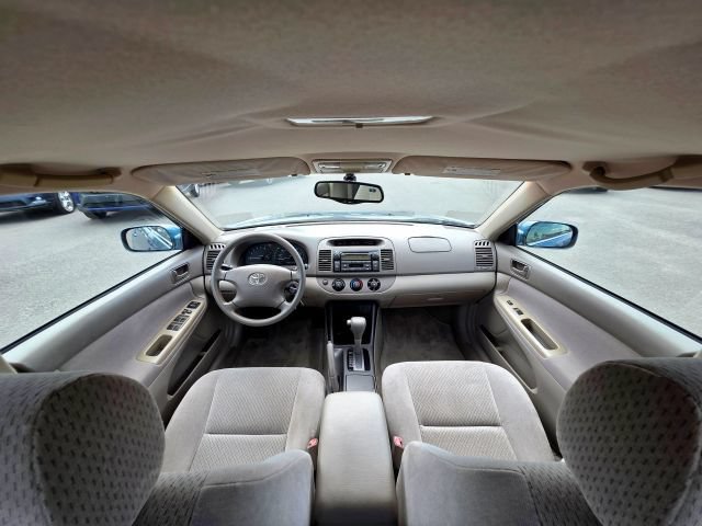 Used 2004 Toyota Camry FWD image 18