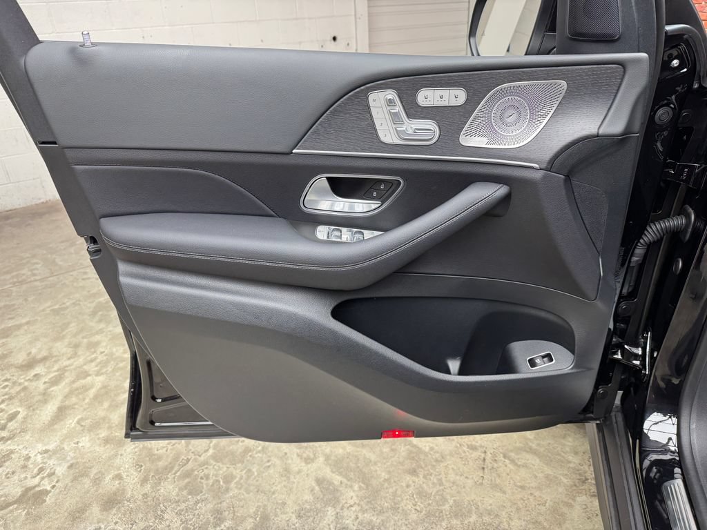 New 2025 Mercedes-Benz GLS 450 4MATIC image 10