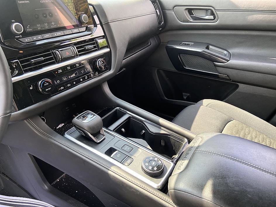 Certified 2025 Nissan Pathfinder SV AWD/4WD image 15