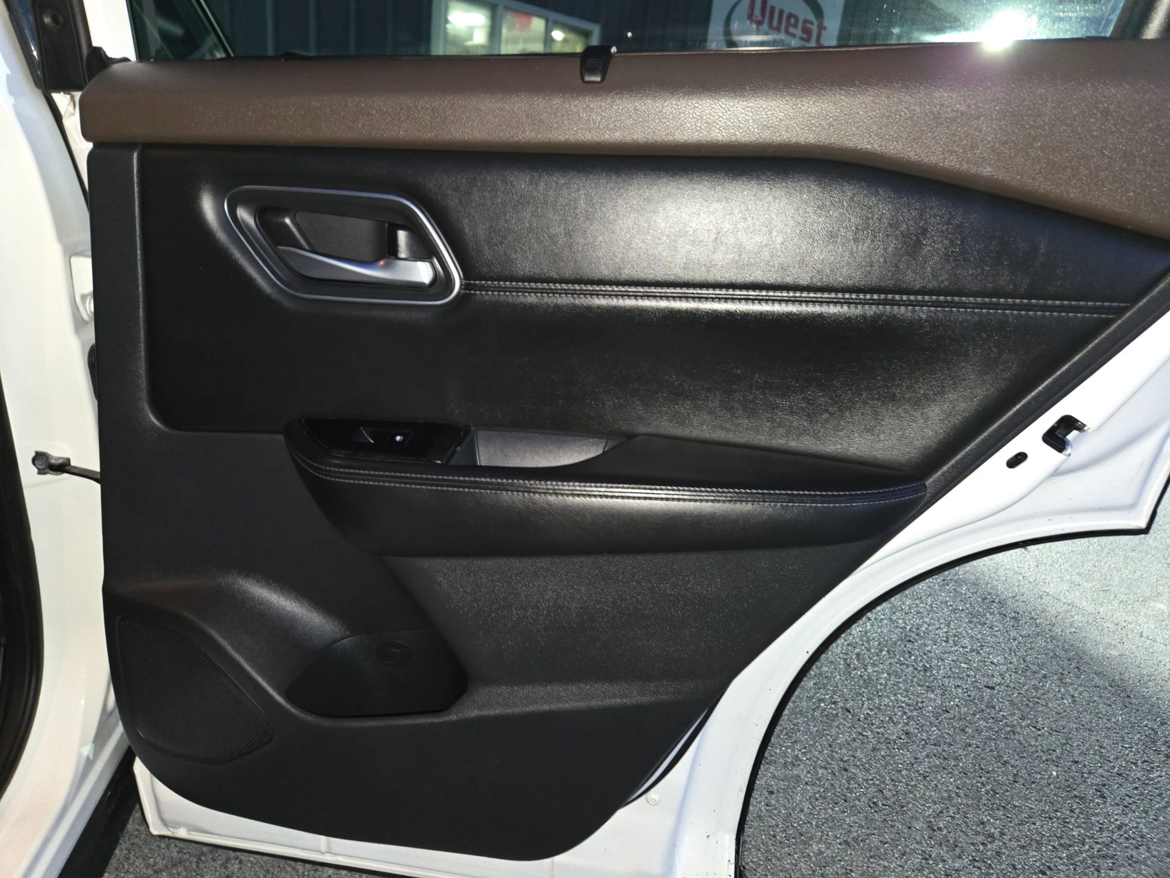 Used 2021 Nissan Rogue SV w/ Premium Package image 49