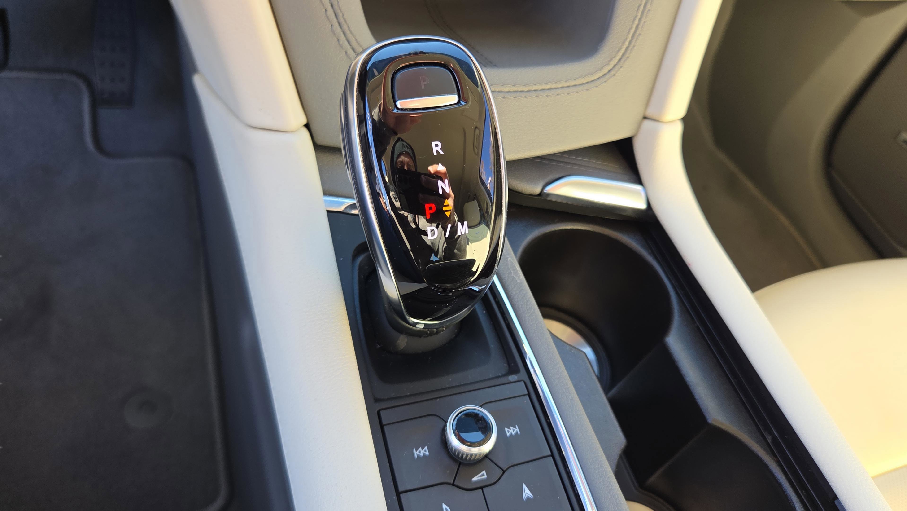 Used 2024 Cadillac XT6 Premium Luxury w/ Technology Package image 19