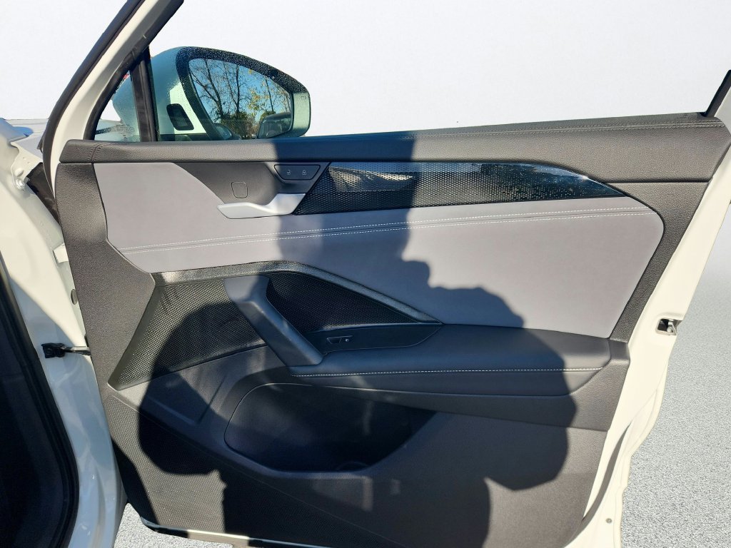 Certified 2026 Volkswagen Tiguan SE AWD/4WD image 25
