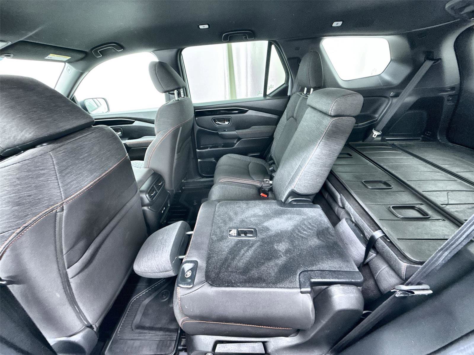 Certified 2023 Honda Pilot Sport image 25