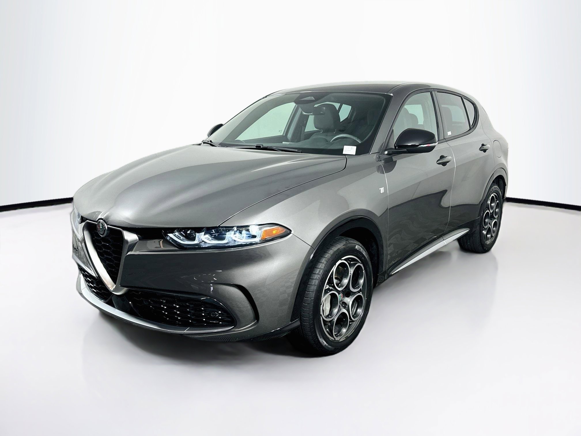 Used 2024 Alfa Romeo Tonale Ti AWD/4WD image 3