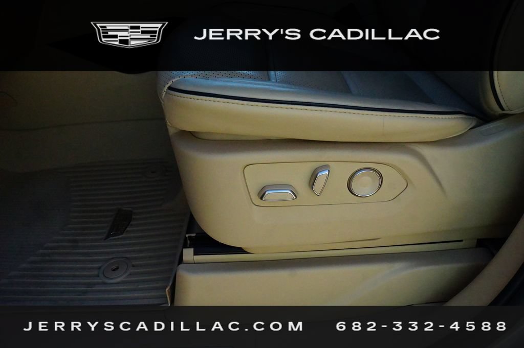 Used 2024 Cadillac Escalade Premium Luxury w/ Performance Package AWD/4WD image 20