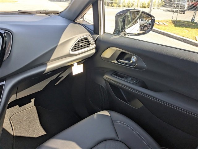 New 2026 Chrysler Voyager LX image 17