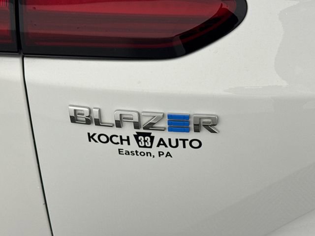 Used 2025 Chevrolet Blazer EV LT AWD/4WD image 18