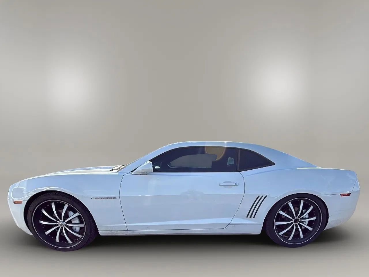 Used 2011 Chevrolet Camaro LS image 2