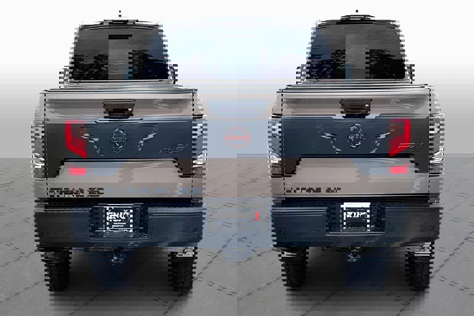 Used 2024 Nissan Titan PRO-4X w/ Pro-4x Convenience Package image 5