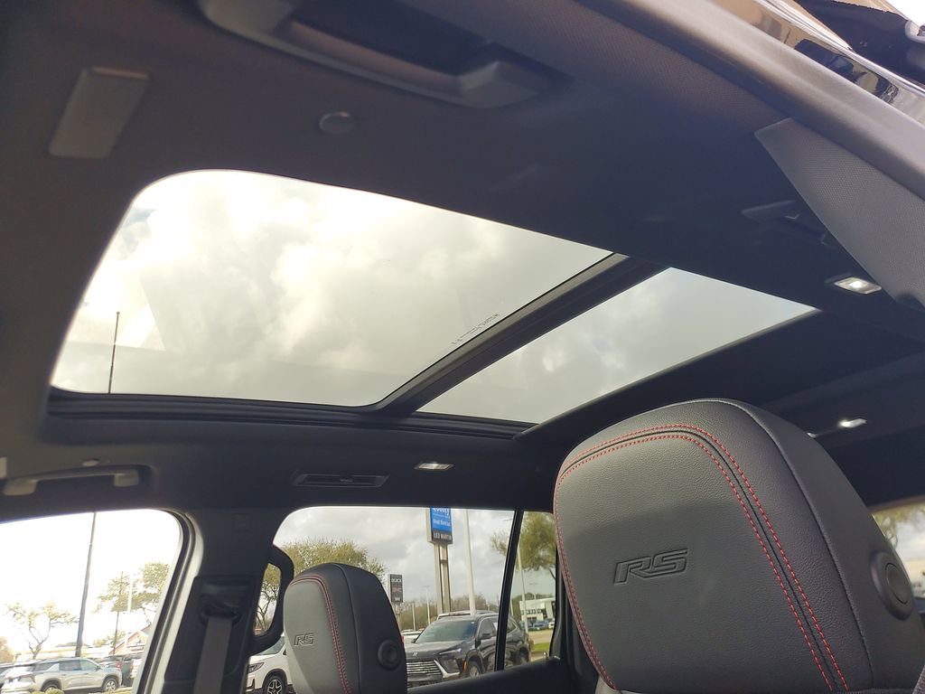 New 2026 Chevrolet Traverse RS w/ LPO, Floor Liner Package image 30