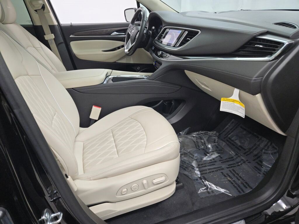 Used 2022 Buick Enclave Avenir w/ Avenir Technology Package image 7