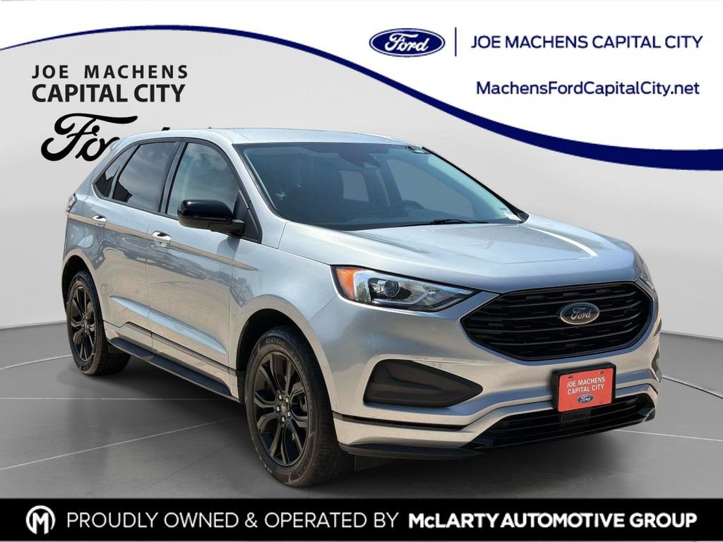 Used 2022 Ford Edge SE w/ Black Appearance Package