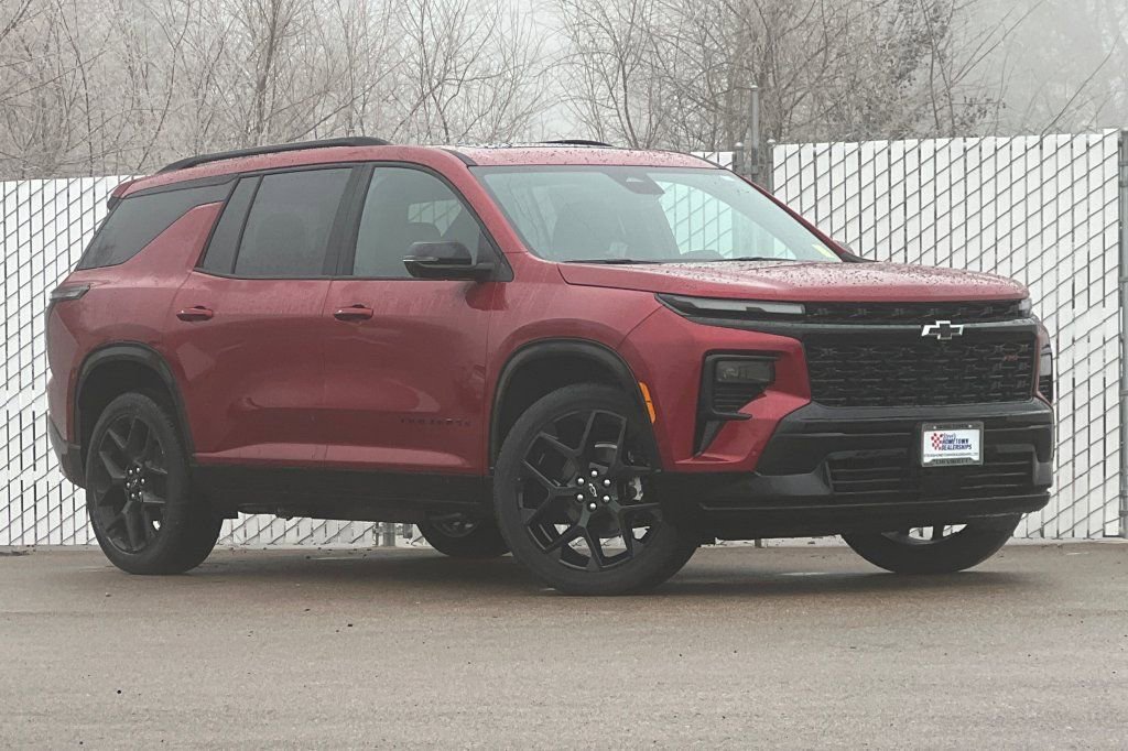 New 2026 Chevrolet Traverse RS image 2