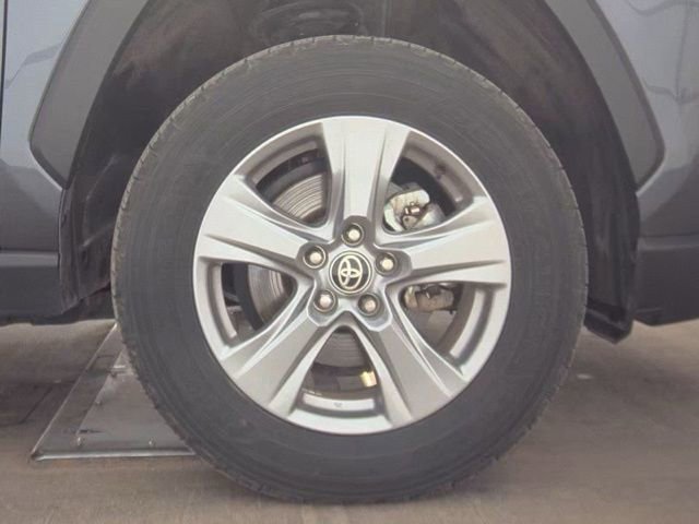 Used 2025 Toyota RAV4 XLE image 19