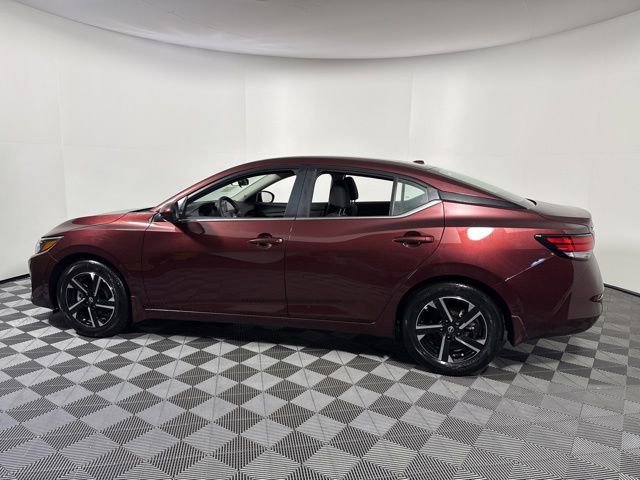 Used 2025 Nissan Sentra SV image 4