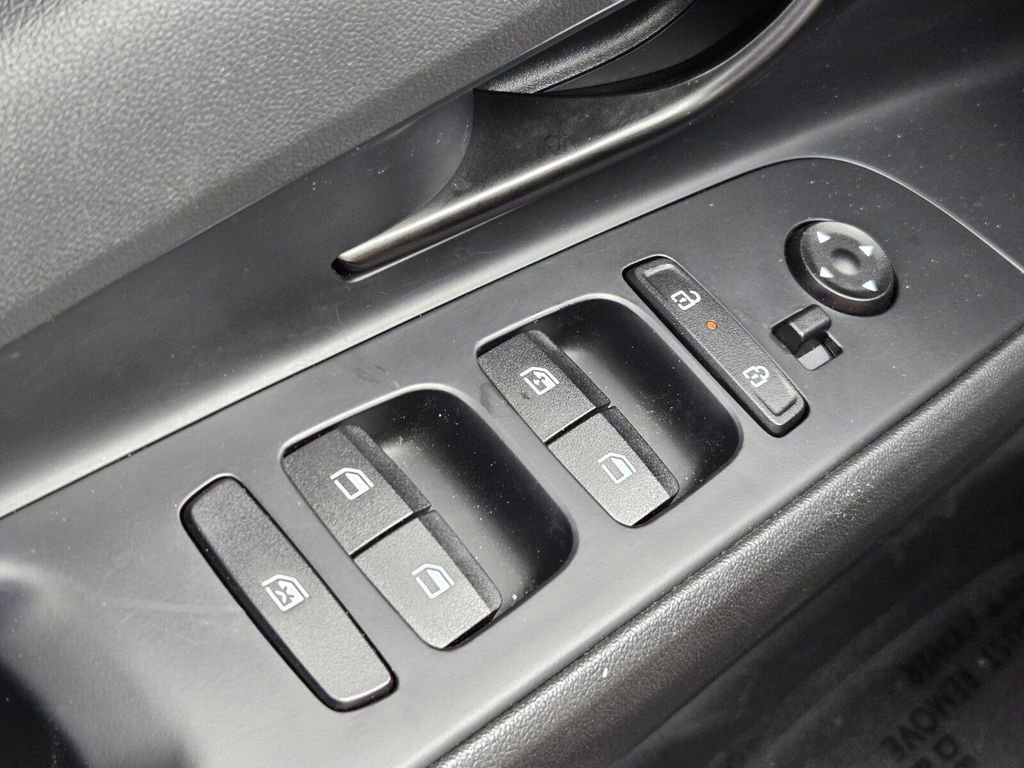 Certified 2025 Hyundai Elantra Sport image 26
