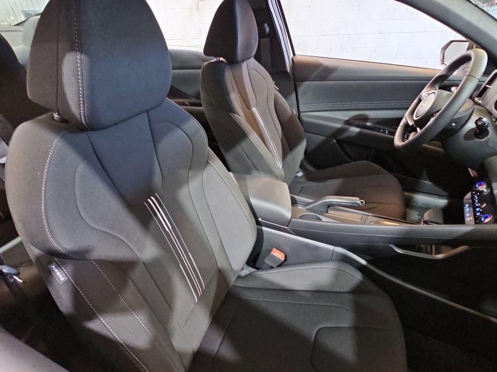 New 2025 Hyundai Elantra Sport image 10