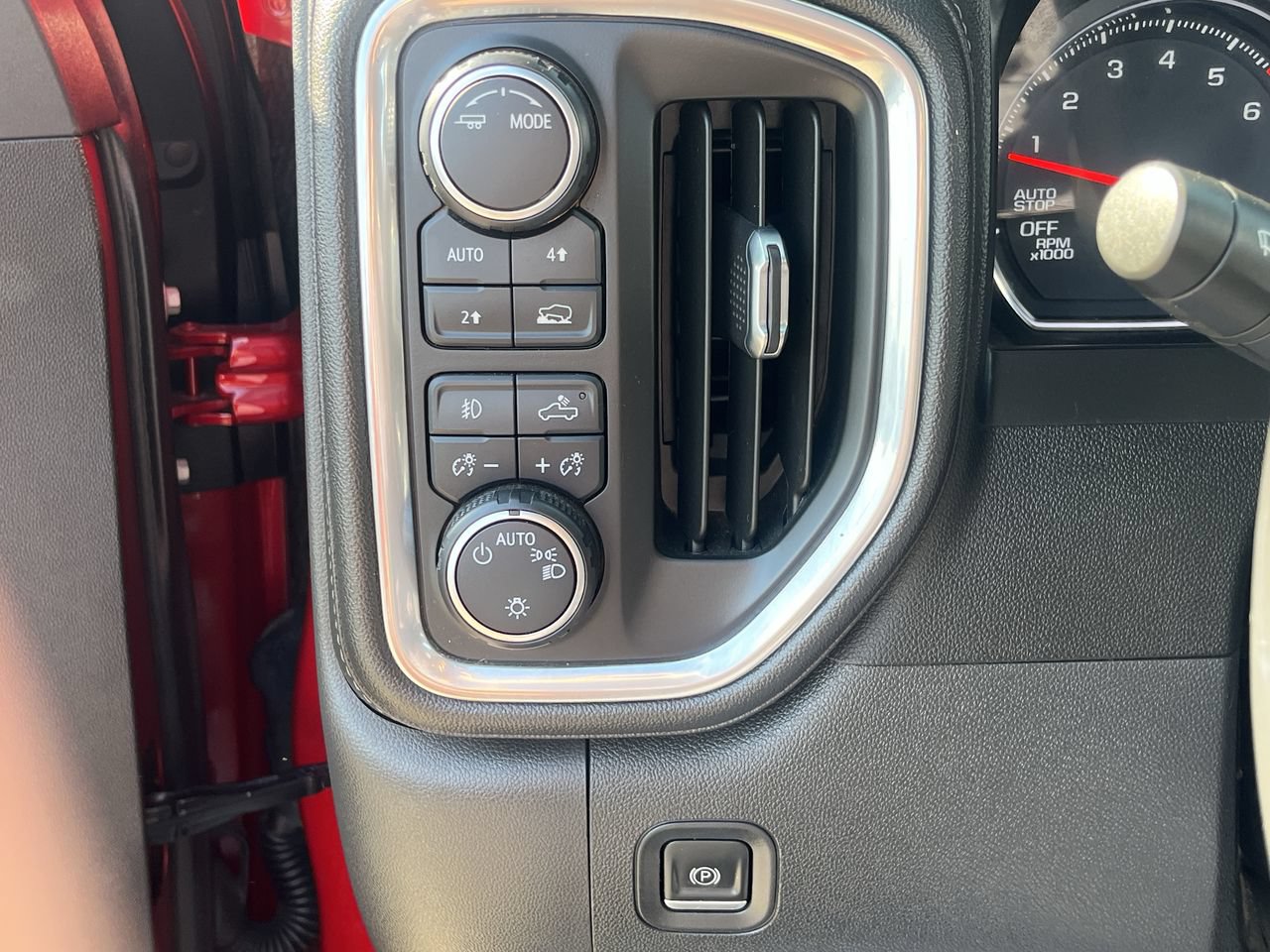 Used 2021 Chevrolet Silverado 1500 RST w/ LPO, Dark Essentials Package AWD/4WD image 16