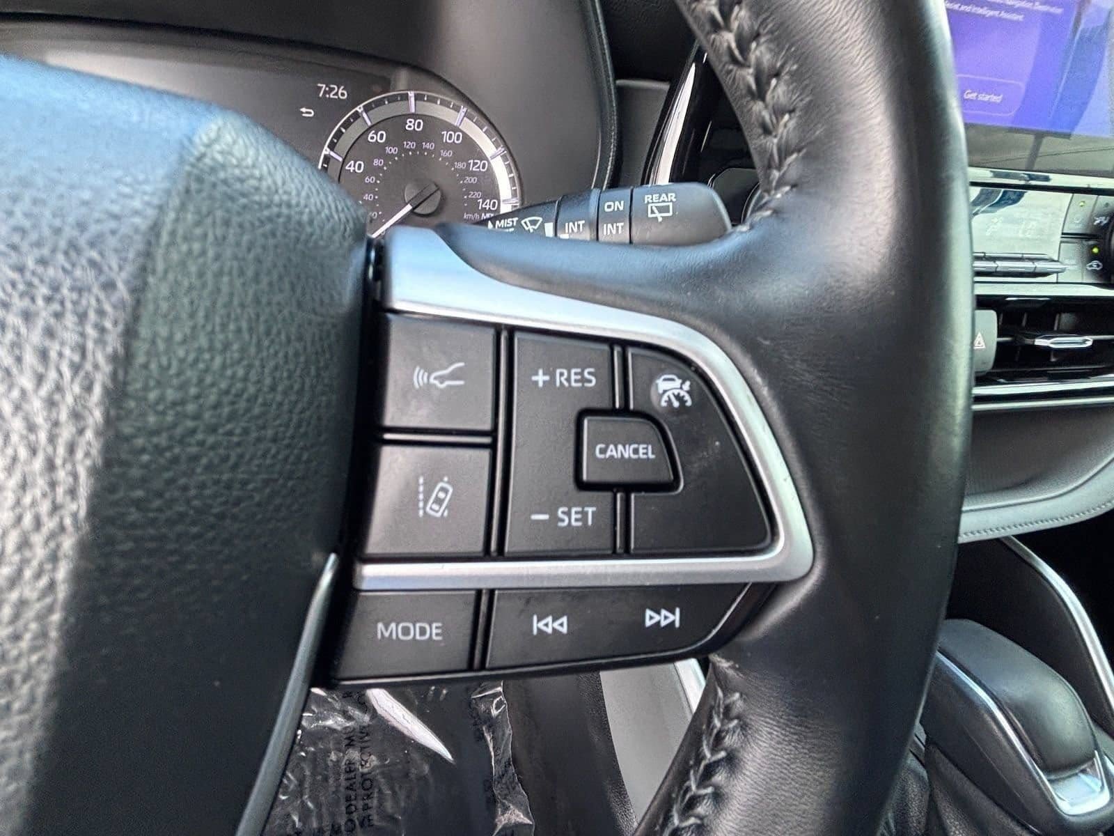 Used 2023 Toyota Highlander LE FWD image 25