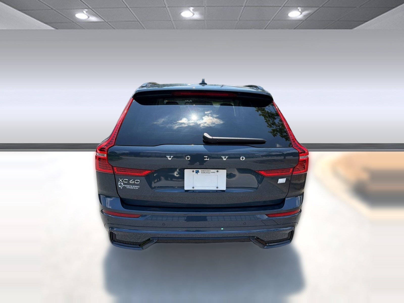Used 2024 Volvo XC60 T8 Plus w/ Climate Package AWD/4WD image 10