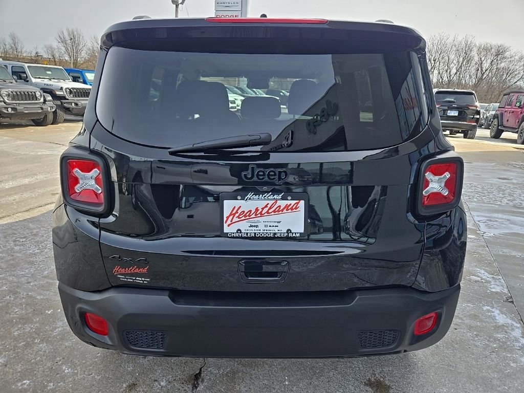 Used 2023 Jeep Renegade Altitude w/ Sun/Sound Group image 9