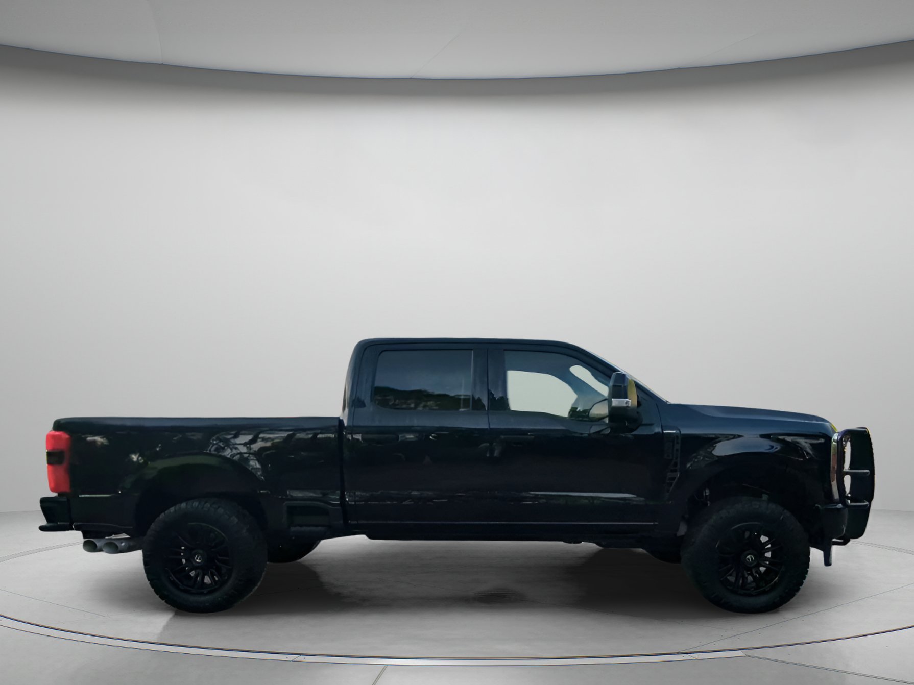 Used 2025 Ford F250 Lariat w/ Black Appearance Package AWD/4WD image 33