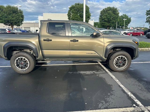 Used 2025 Toyota Tacoma TRD Off-Road AWD/4WD image 10